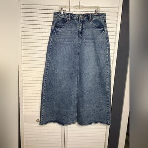 Denim maxi skirt with Frayed Hem